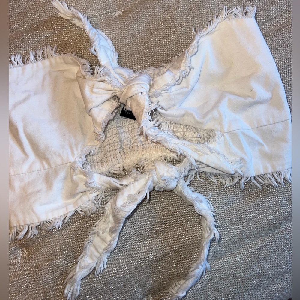 Indah Lipa Fray Top - Picture 5 of 8
